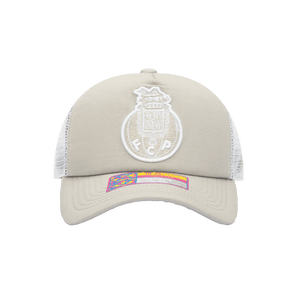 Front view of the FC Porto Fog Trucker with high structured crown, curved peak brim, mesh back, and snapback closure, in Grey/White.